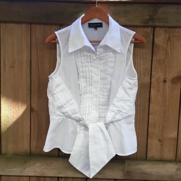 Jones New York Tops - EUC Jones New York Signature Tie White Blouse